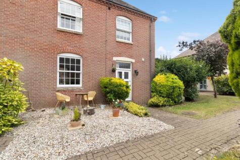 Strensham Court Mews, Strensham, Worcestershire, WR8 9LR