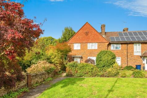 Chatsworth Avenue, Haslemere, Surrey, GU27