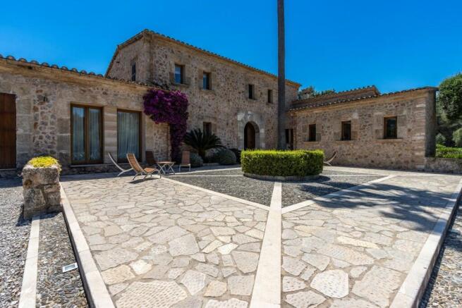 can andreu exterior-