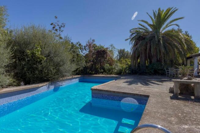 Piscina COn Agua Tra