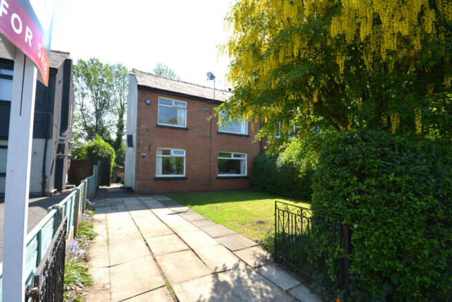 33 Philips Park Road East, Whitefield M45 6TL