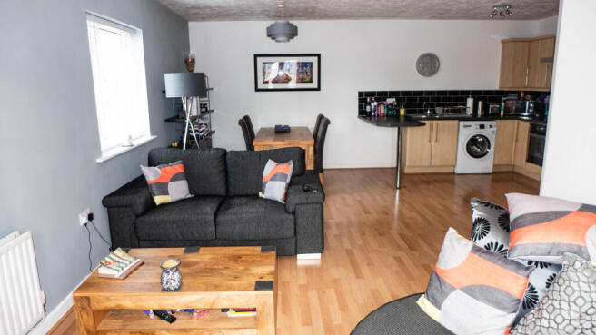 OPEN PLAN LOUNGE/DINER/KITCHEN