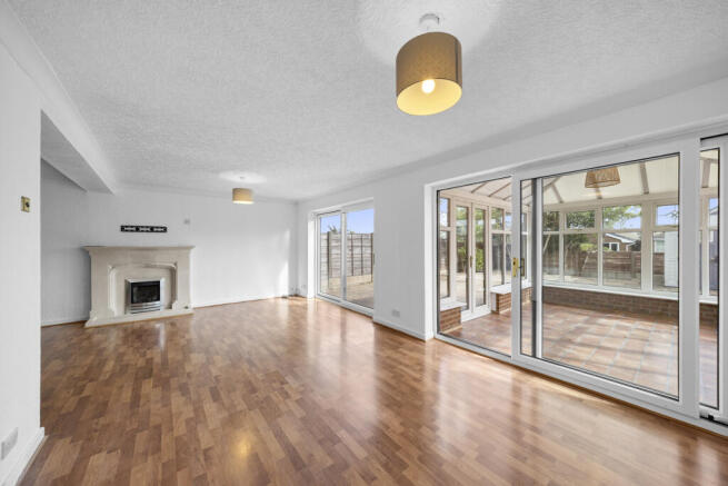 30 Raglan Avenue, Whitefield M45 6US