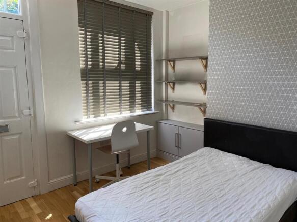 8 bedroom.jpeg