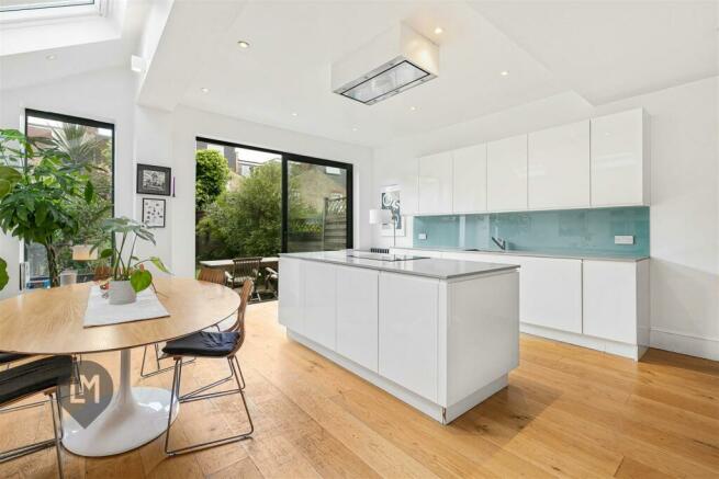 Kitchen/Dining Room.