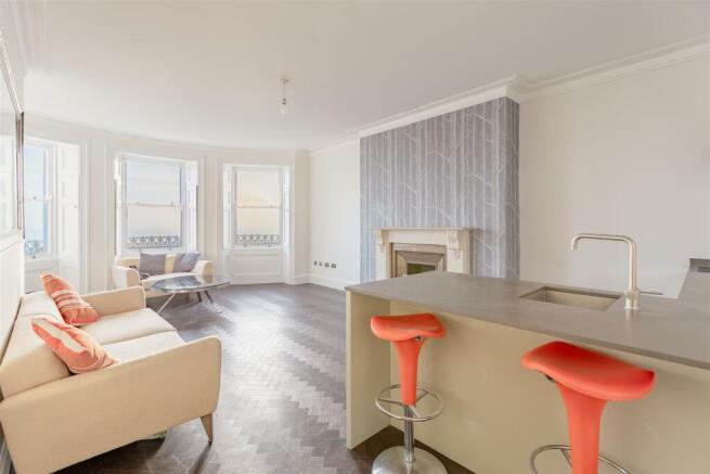 Lounge/Kitchen