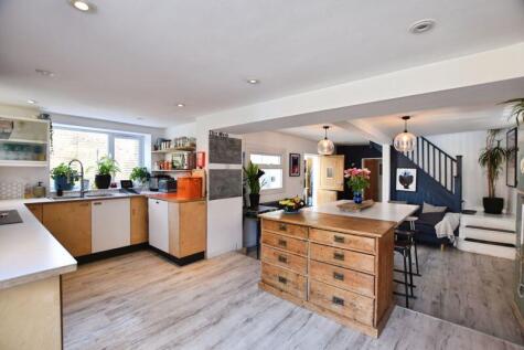 Lower Road, Lower Bemerton, Salisbury                           ***VIDEO TOUR***