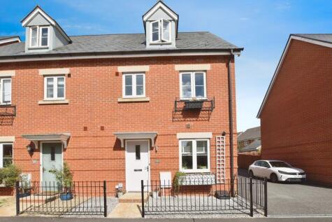 Sherbourne Drive, Salisbury ***VIDEO TOUR***