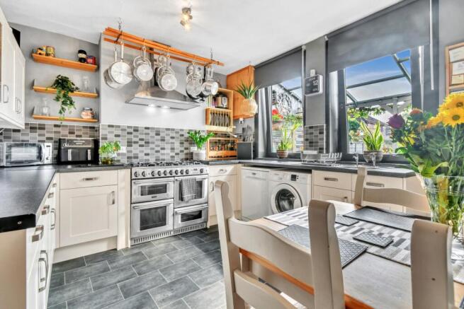 Kitchen (2)