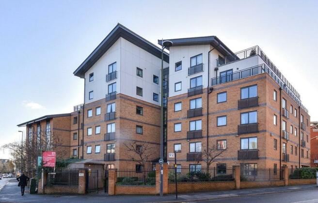 2 Bedroom Flat For Sale In Regal Court Bishopsgate Street