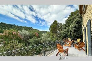 Photo of Provence-Alps-Cote d`Azur, Vaucluse, Malaucne