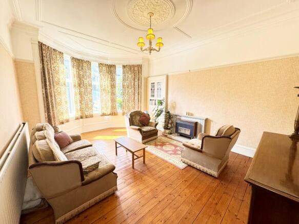 Lounge 1