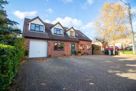 Extended Spacious Home - Highly Desirable Village