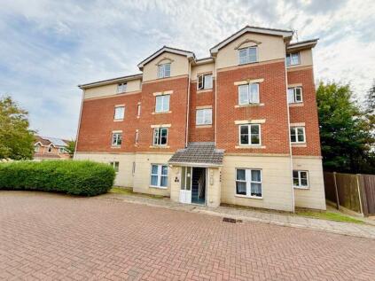 Two Bedroom Apartment - Walking Distance to Town Centre