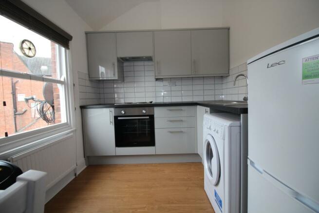 1 Bedroom Flat To Rent In Evington Road Off London Road