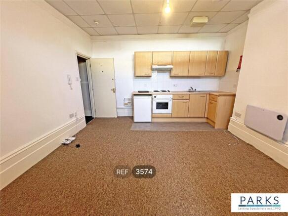 Living room / Kitchen