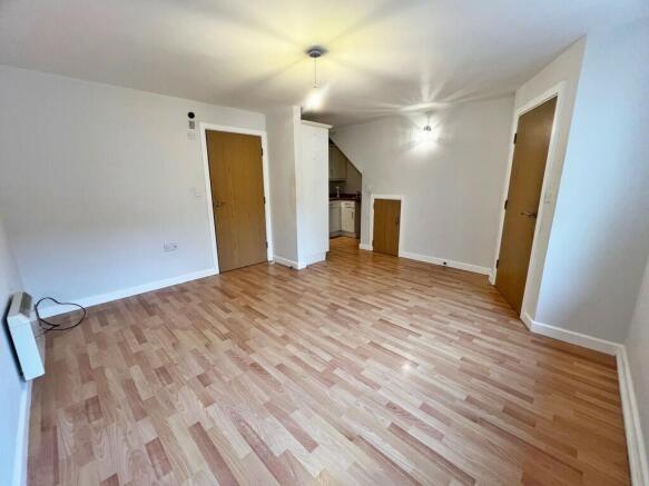 9 Farnworth Mews ...