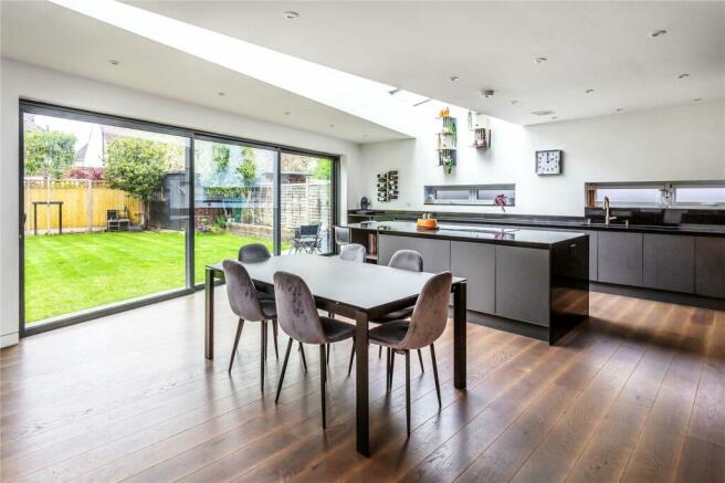 Kitchen/ Dining Room