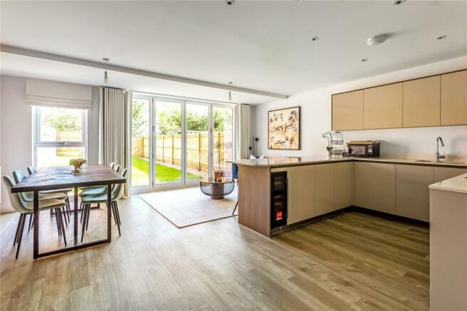 Kitchen/ Dining Room