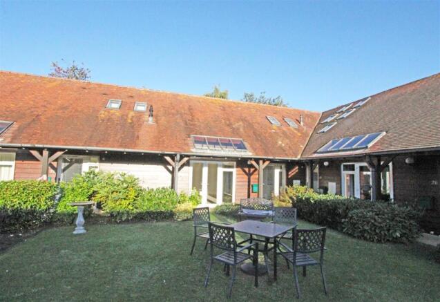 IMG_6442 front lawn.jpg