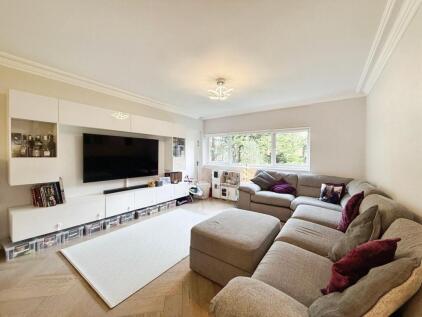 Lodge Close, Edgware, HA8