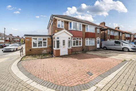 Broomgrove Gardens, Edgware, HA8