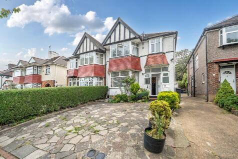 Glendor Gardens, London, NW7