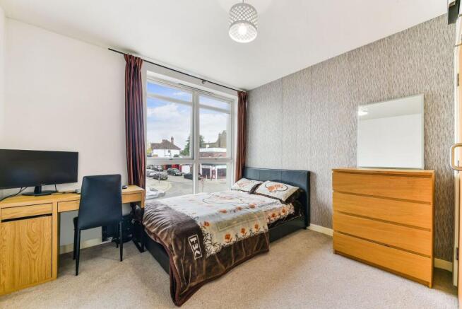 MAIN BEDROOM