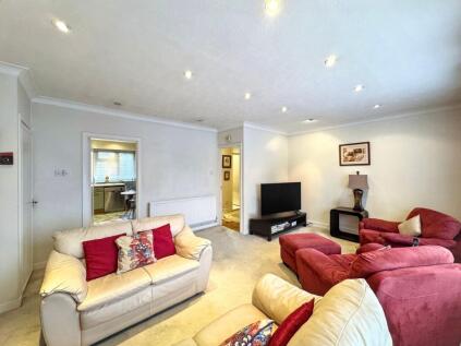 Calthorpe Gardens, Edgware, HA8