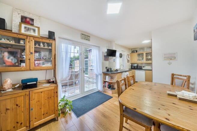 Open plan dining/kitchen area