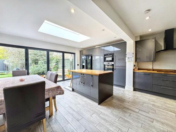 Open plan Kitchen/dining area