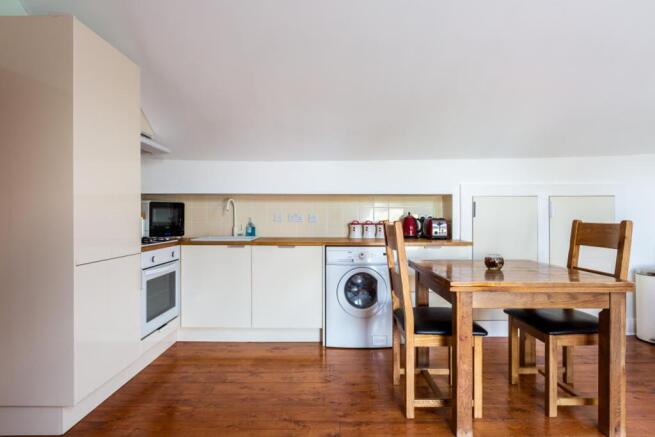 Open plan lounge/kitchen/dining area