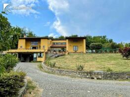 Photo of Tuscany, Lunigiana, Villafranca in Lunigiana