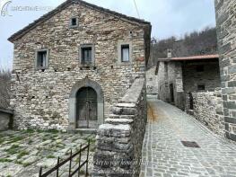 Photo of Tuscany, Lunigiana, Comano