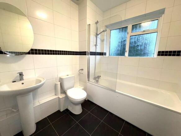 8ChessingtonBath