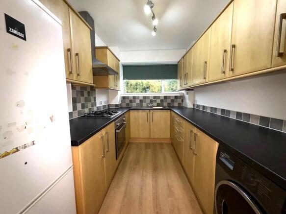 8ChessingtonKitch...