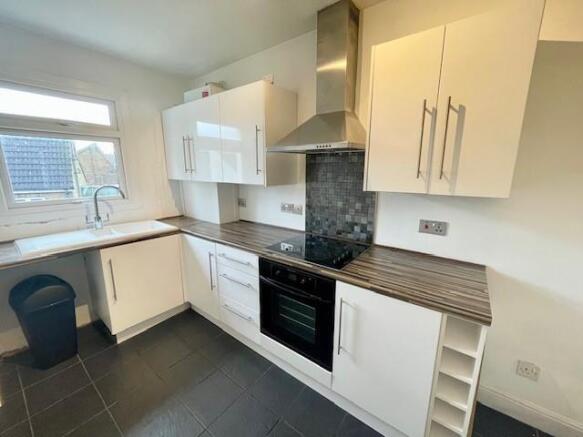 Kitchen 2.jpg