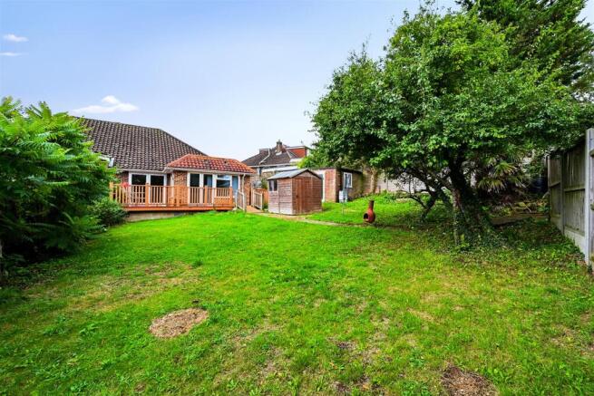 Hillside, BN41 (21).jpg