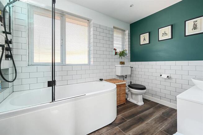 Windlesham Close, BN41 (10).jpg