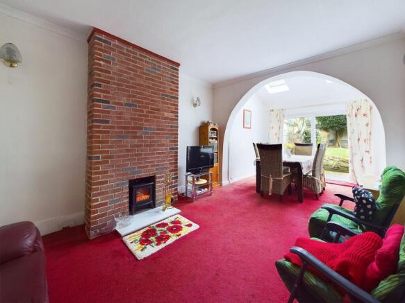 Lounge/Dining Room