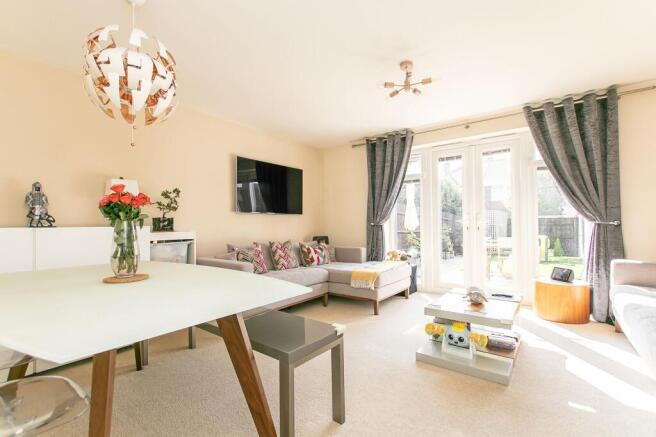 Lounge/Dining Room