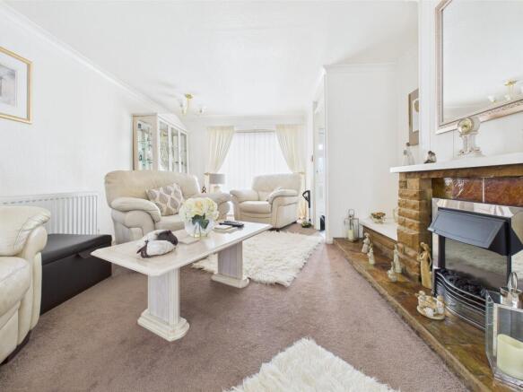 Lounge/Dining Room