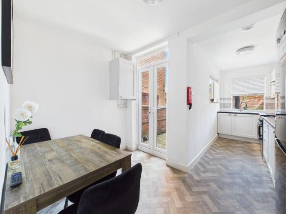 Dining/Kitchen