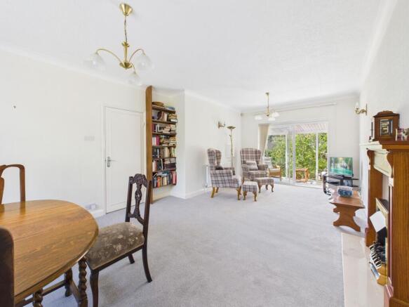 Lounge/Dining Room