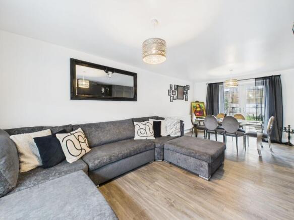 Lounge/Dining Room