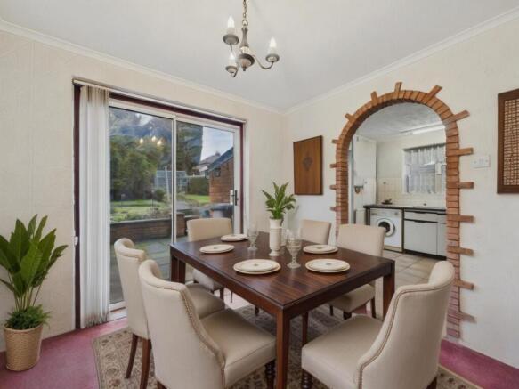 Dining Room (Virtually Furnished)