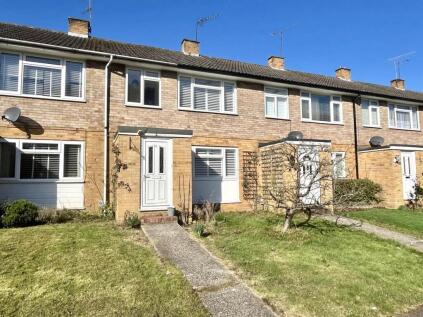 Walnut Close, Yateley