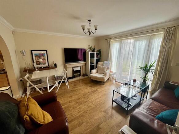 Lounge 1