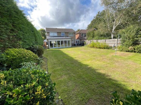 Rear garden 2.jpg