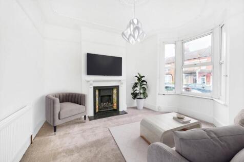 Macoma Road, London, SE18